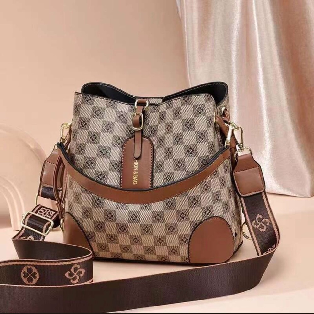 Stylish Khaki Checkered Shoulder/Crossbody Bag